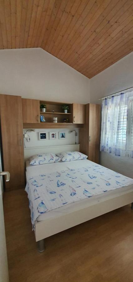 Apartments Anka Винишче Экстерьер фото