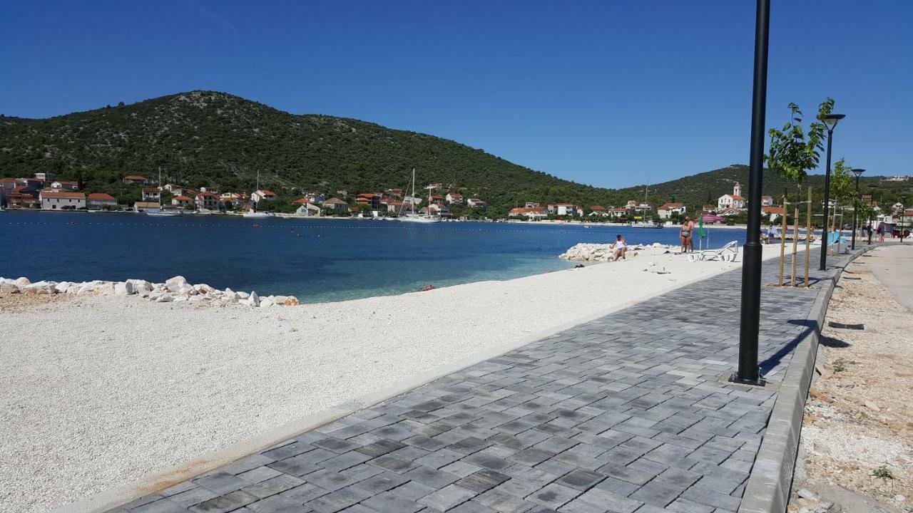 Apartments Anka Винишче Экстерьер фото